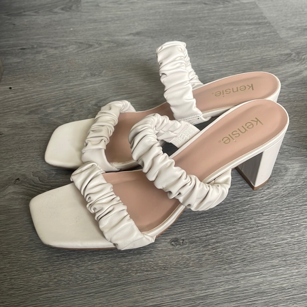 Kensie Kamilah Scrunchie Band Mule Heels in Ivory